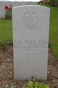 Le Cateau Military Cemetery - BUTT, F C